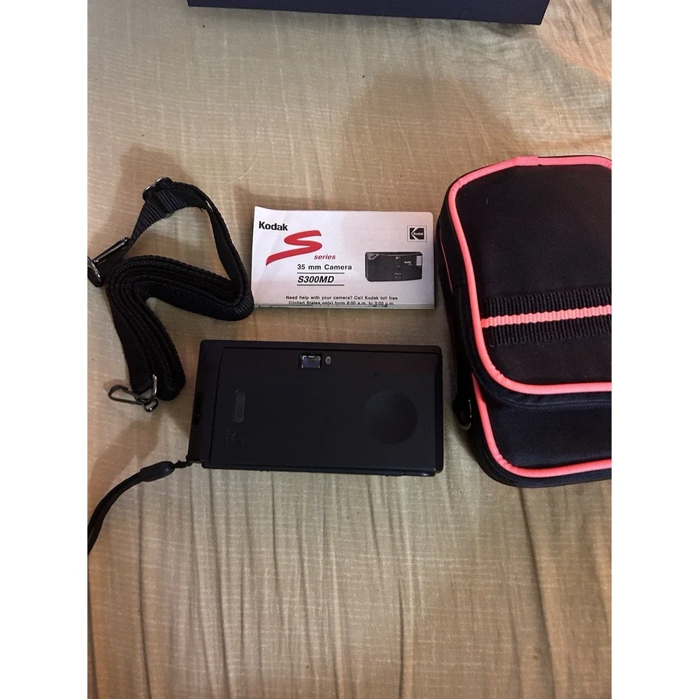 Kodak S300MD 35mm Film‎ Camera With Instructions & Bag! Works